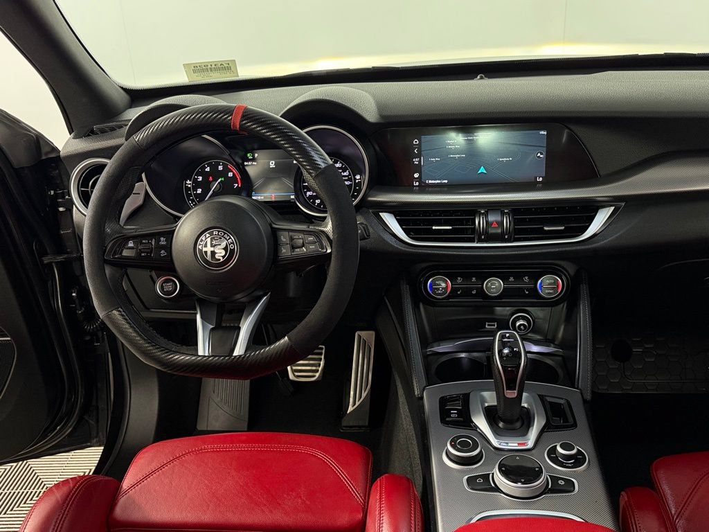 Used 2023 Alfa Romeo Stelvio Veloce AWD/4WD image 13