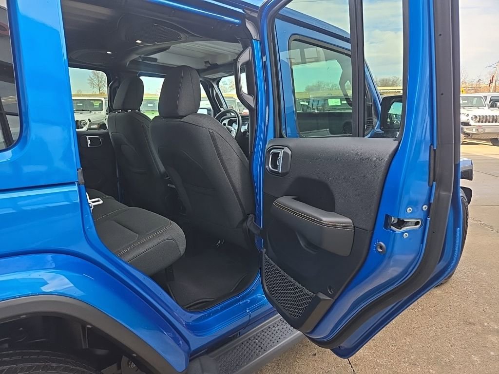 Used 2024 Jeep Wrangler Sahara w/ Technology Group AWD/4WD image 77