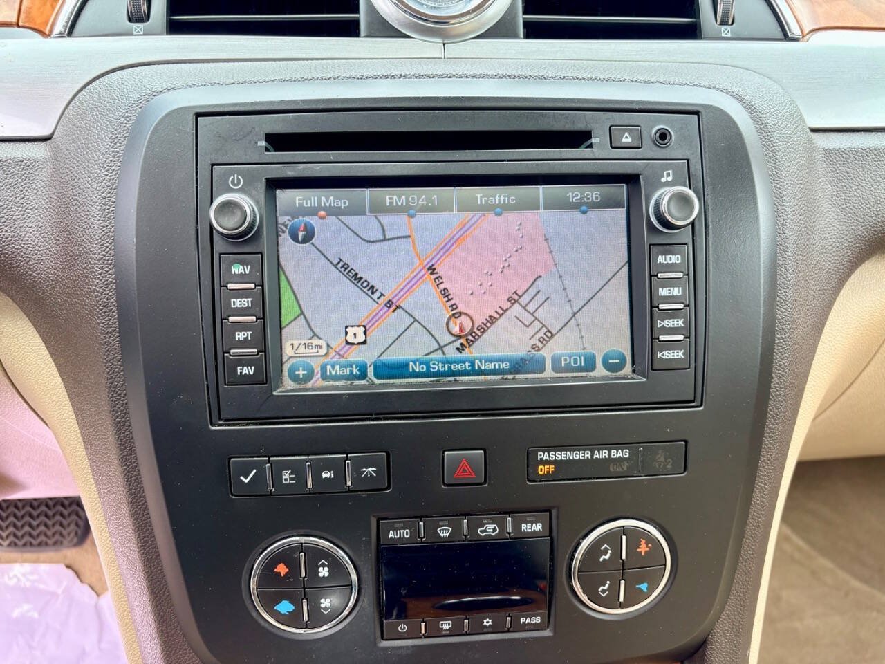 Used 2009 Buick Enclave CXL w/ Entertainment Package #3 AWD/4WD image 14