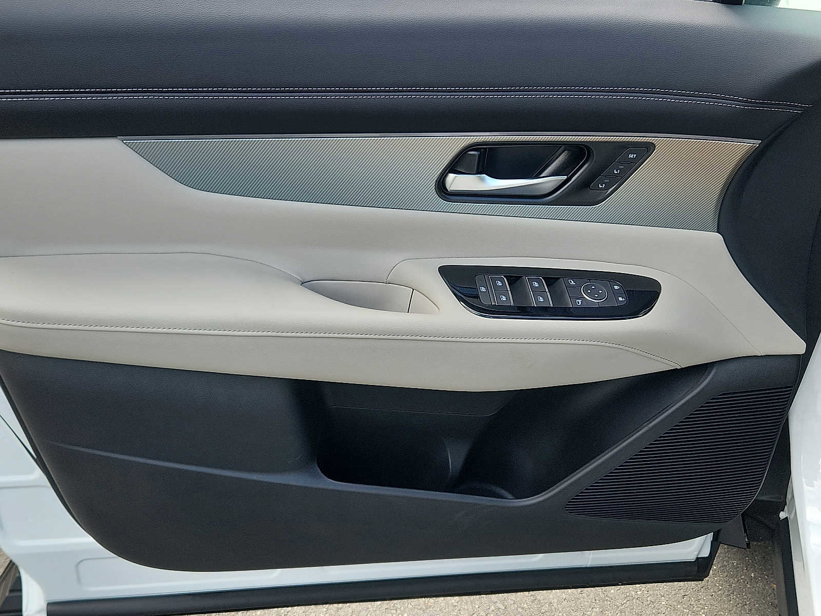 New 2025 Nissan Murano SL w/ Cargo Package AWD/4WD image 12