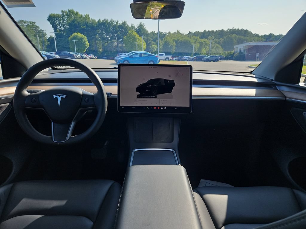 Used 2025 Tesla Model Y Long Range AWD/4WD image 4