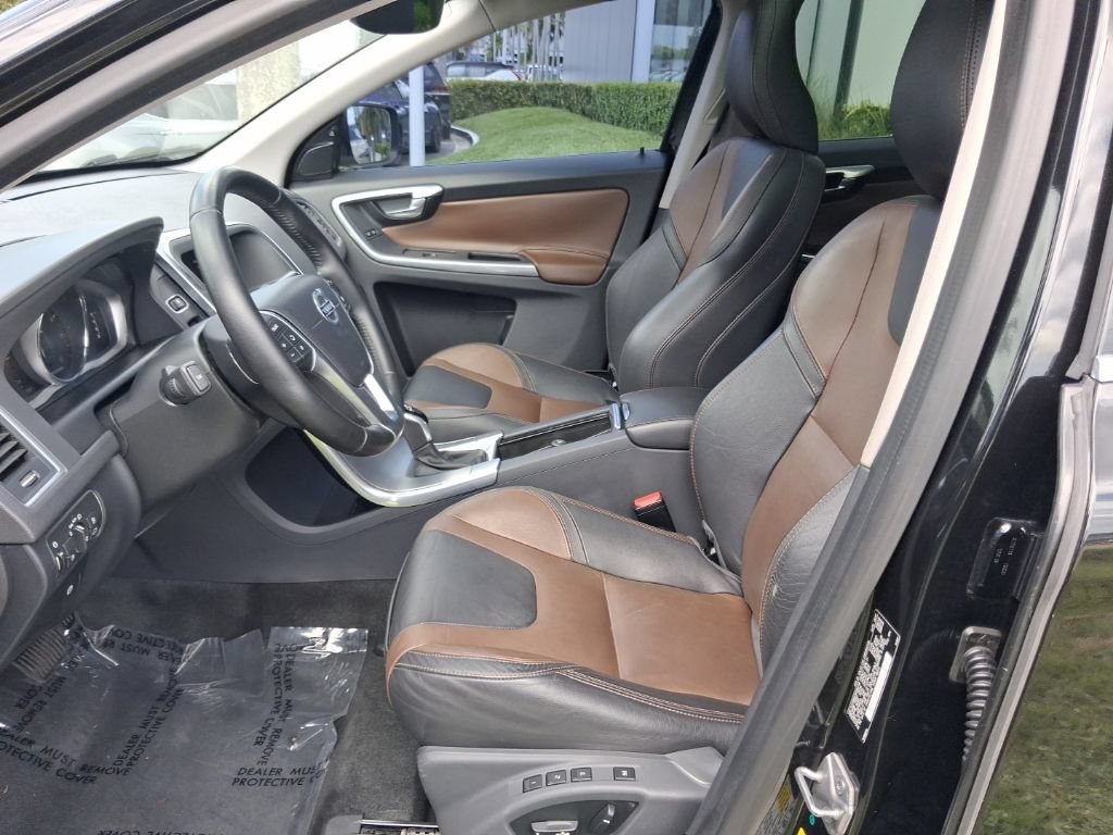 Used 2017 Volvo XC60 T5 Dynamic w/ Preferred Option Package FWD image 14