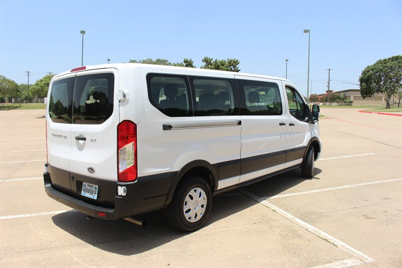 Used 2023 Ford Transit 350 XLT RWD image 4
