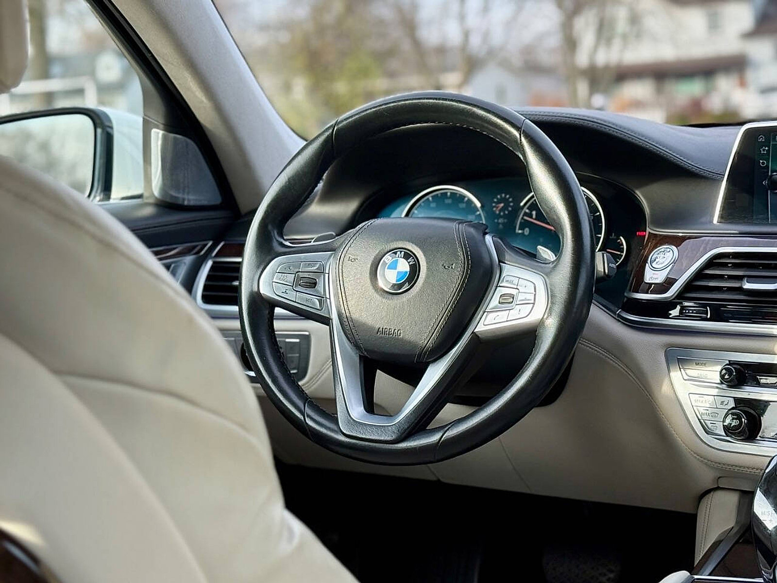 Used 2016 BMW 750i xDrive image 21