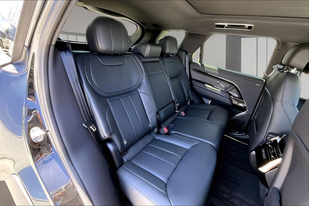 New 2026 Land Rover Range Rover Sport Dynamic SE AWD/4WD image 10