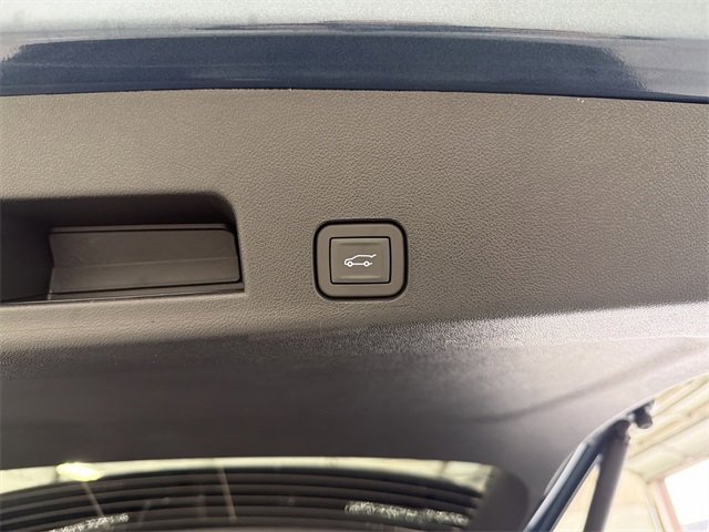 New 2026 Chevrolet Traverse High Country image 16