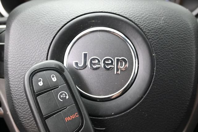 Used 2020 Jeep Cherokee Latitude Plus w/ Cold Weather Group AWD/4WD image 44