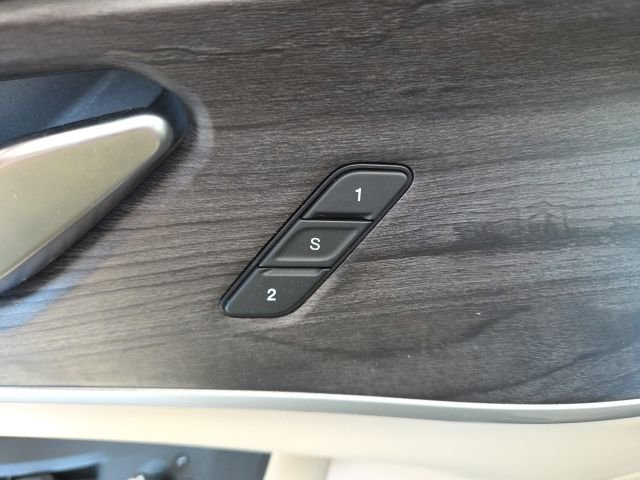 Used 2021 Jeep Grand Cherokee L Limited AWD/4WD image 16