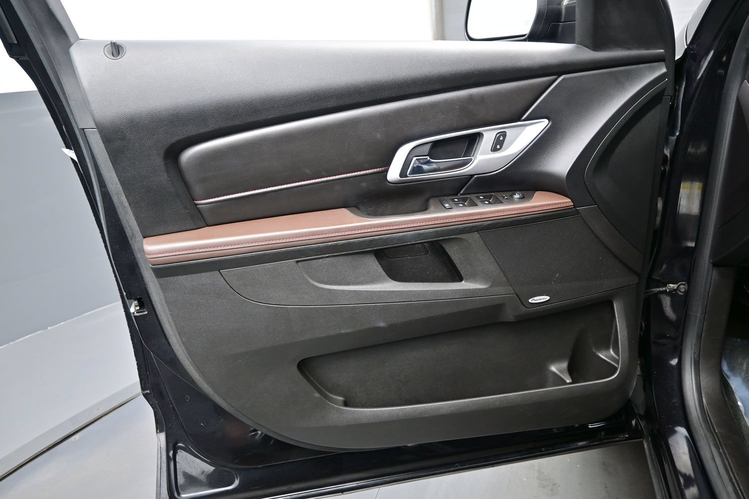 Used 2015 GMC Terrain SLT w/ Open Road Package FWD image 9