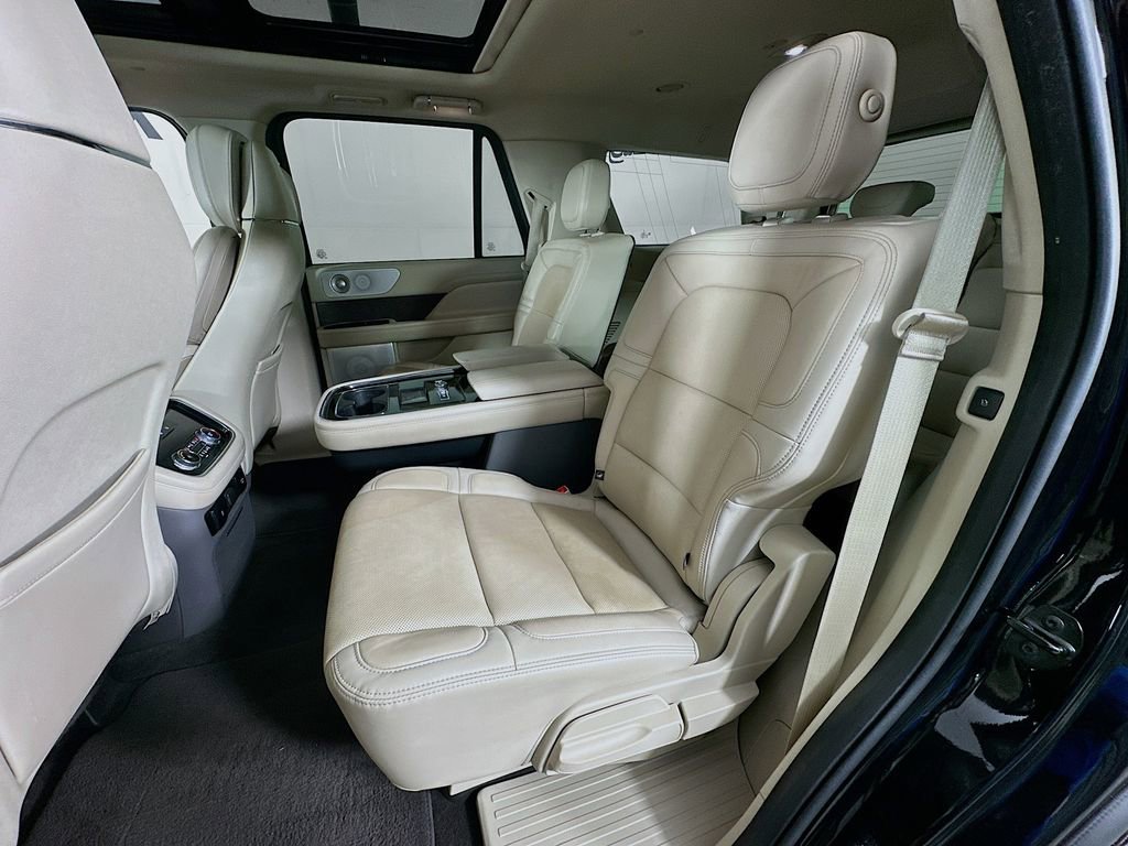 Used 2020 Lincoln Navigator Reserve w/ Equipment Group 208A Reserve image 30