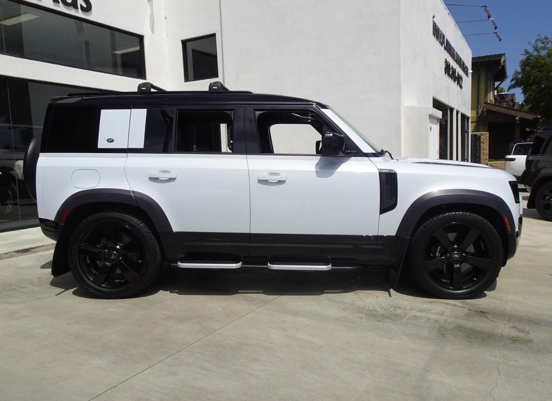 Used 2023 Land Rover Defender 110 AWD/4WD image 8