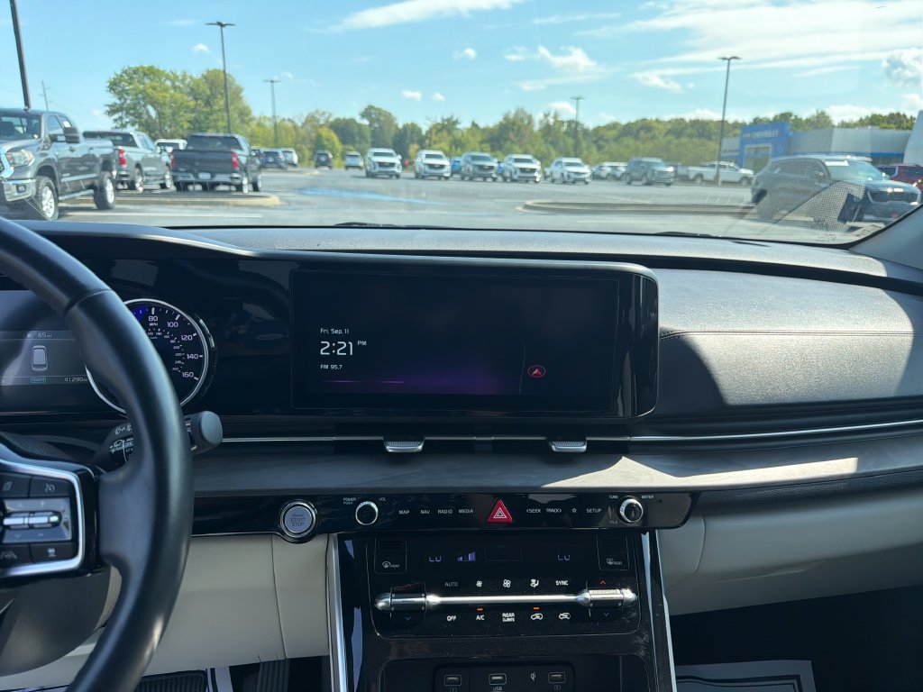 Certified 2023 Kia Carnival EX FWD image 18