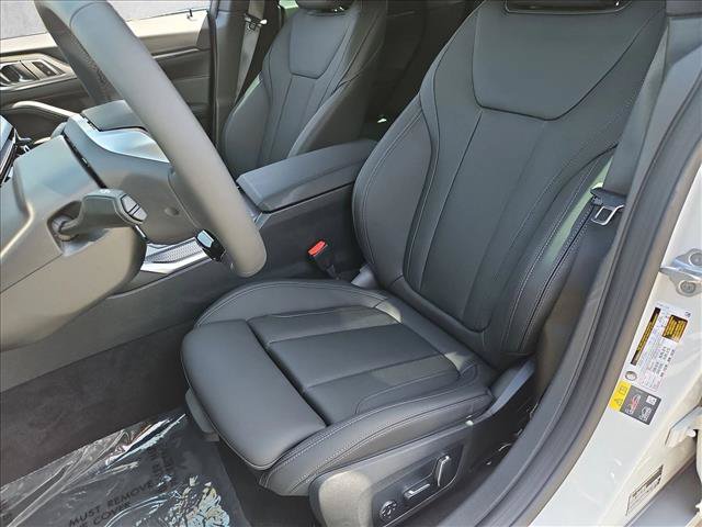 New 2026 BMW i4 eDrive40 w/ Parking Assistance Package RWD image 4