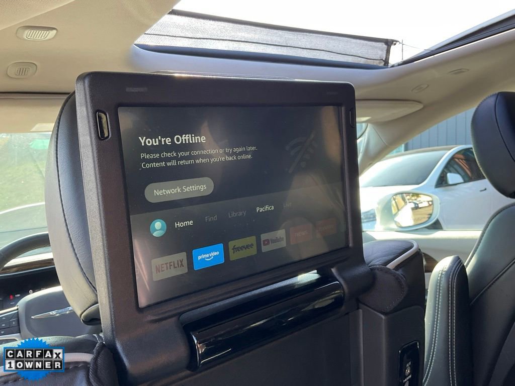 Used 2022 Chrysler Pacifica Limited w/ Uconnect Theater Family Group image 28