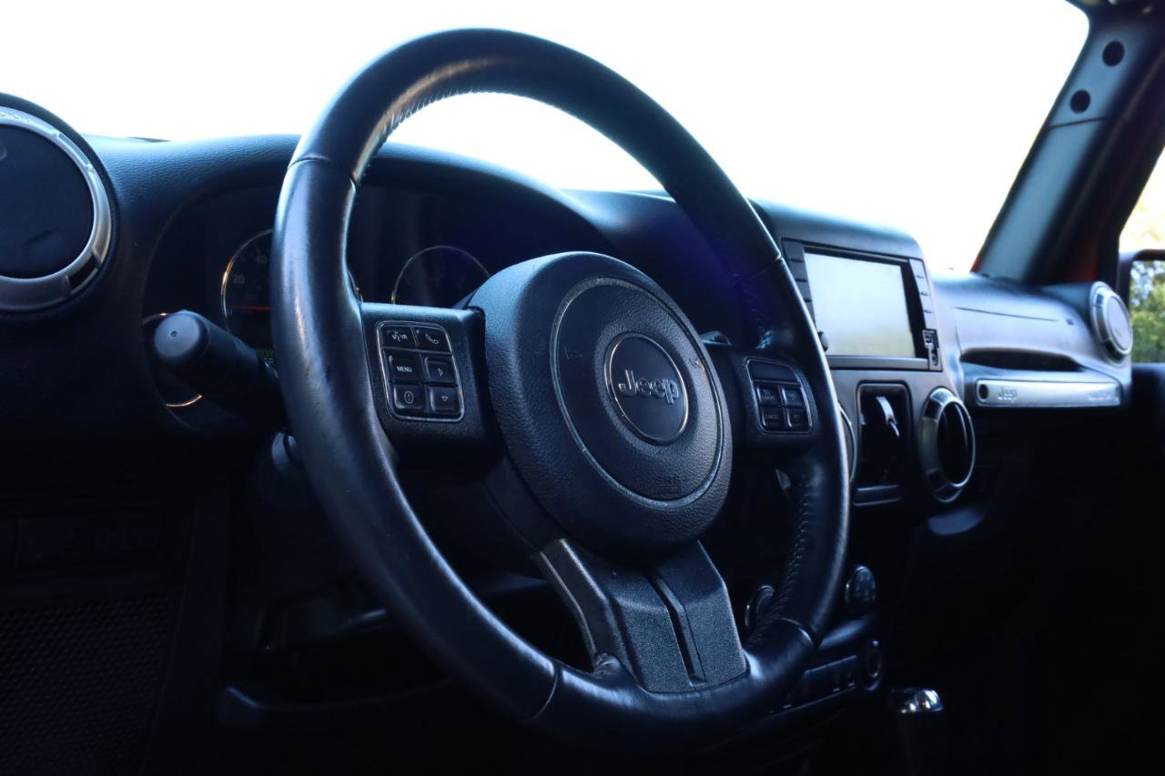 Used 2018 Jeep Wrangler Unlimited Rubicon w/ Cold Weather Group AWD/4WD image 35