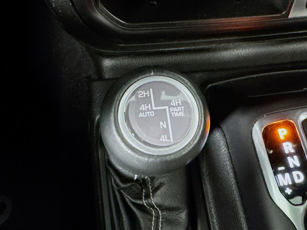 Used 2023 Jeep Wrangler Unlimited Sahara w/ Cold Weather Group AWD/4WD image 24