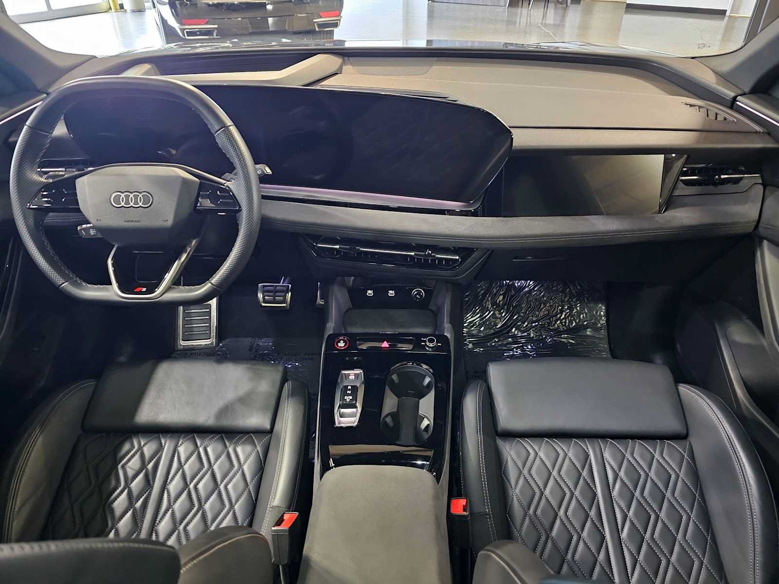 Used 2025 Audi SQ6 e-tron Prestige AWD/4WD image 19