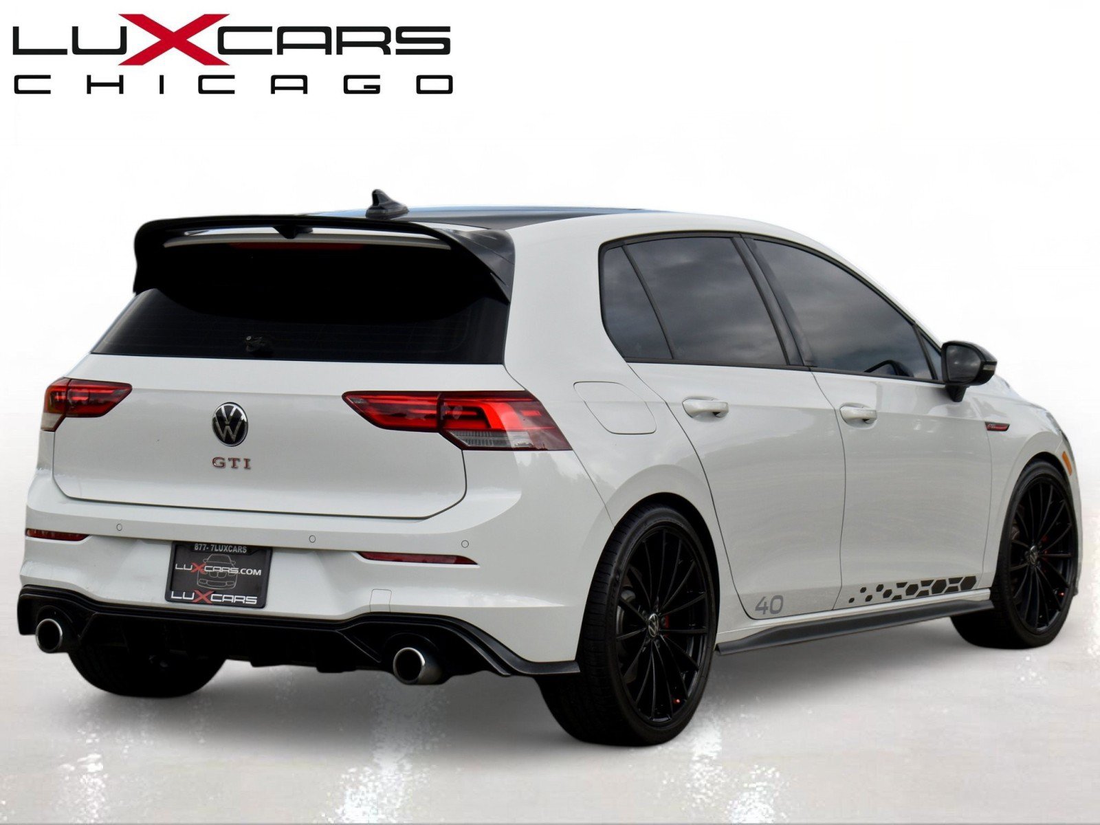 Used 2023 Volkswagen GTI 40th Anniversary Edition FWD image 10
