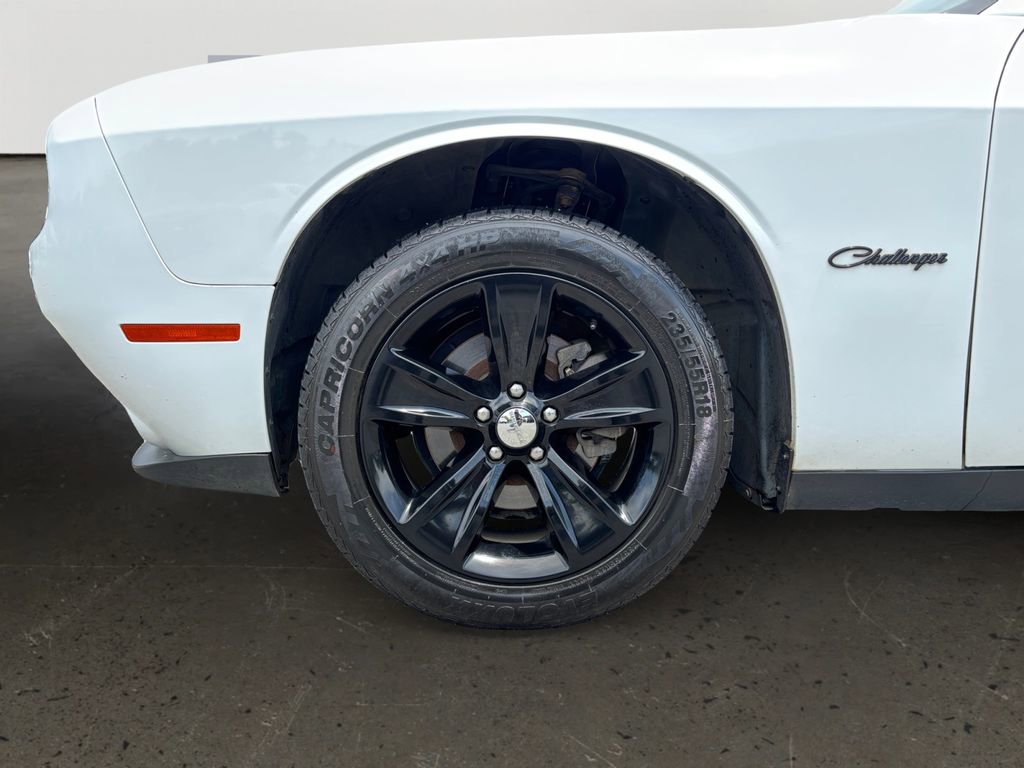 Used 2017 Dodge Challenger SXT RWD image 10