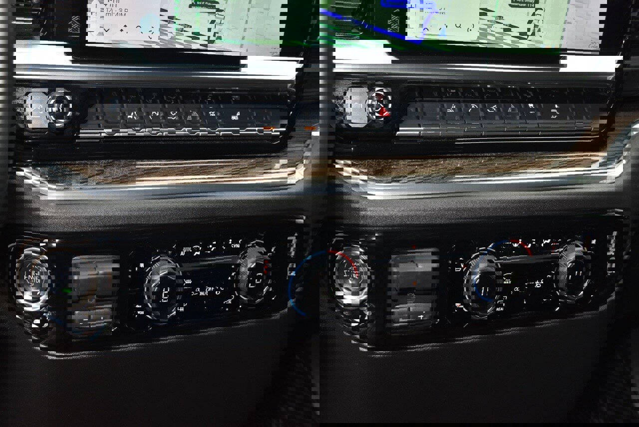 Used 2025 Chevrolet Silverado 1500 LT w/ Texas Edition Plus image 29