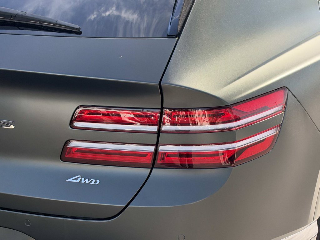 Certified 2025 Genesis GV80 2.5T Standard AWD/4WD image 28