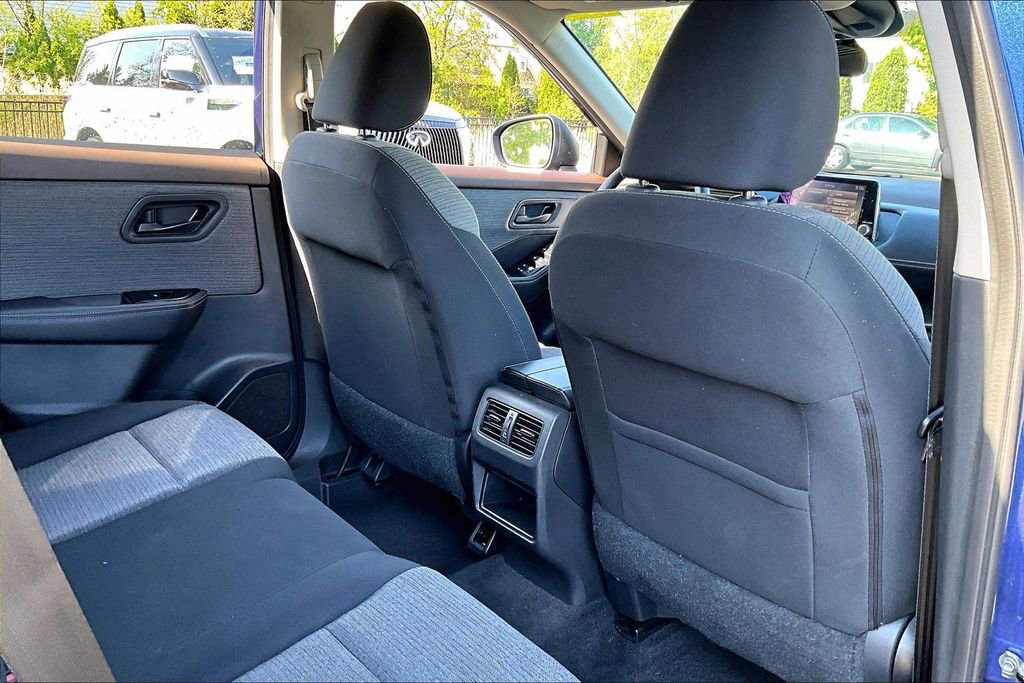 Used 2022 Nissan Rogue S AWD/4WD image 28