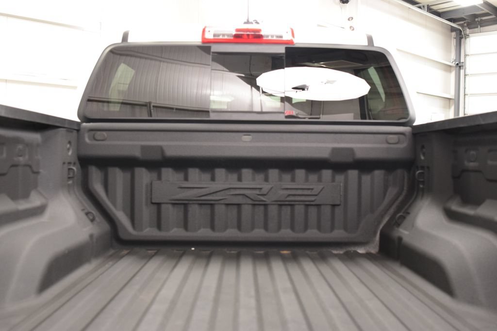Used 2024 Chevrolet Colorado ZR2 w/ ZR2 Convenience Package III AWD/4WD image 27