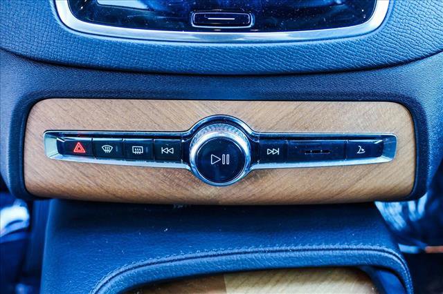 Used 2022 Volvo XC90 T8 Inscription Expression w/ Climate Package image 21