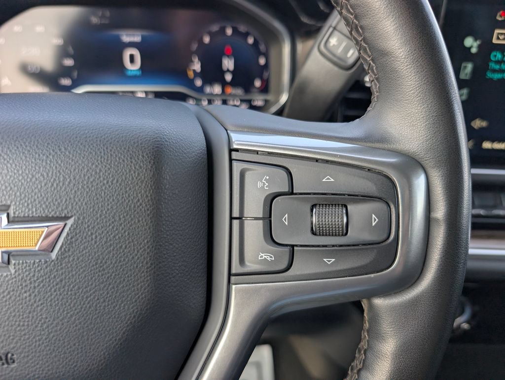 Used 2024 Chevrolet Silverado 1500 LT AWD/4WD image 16