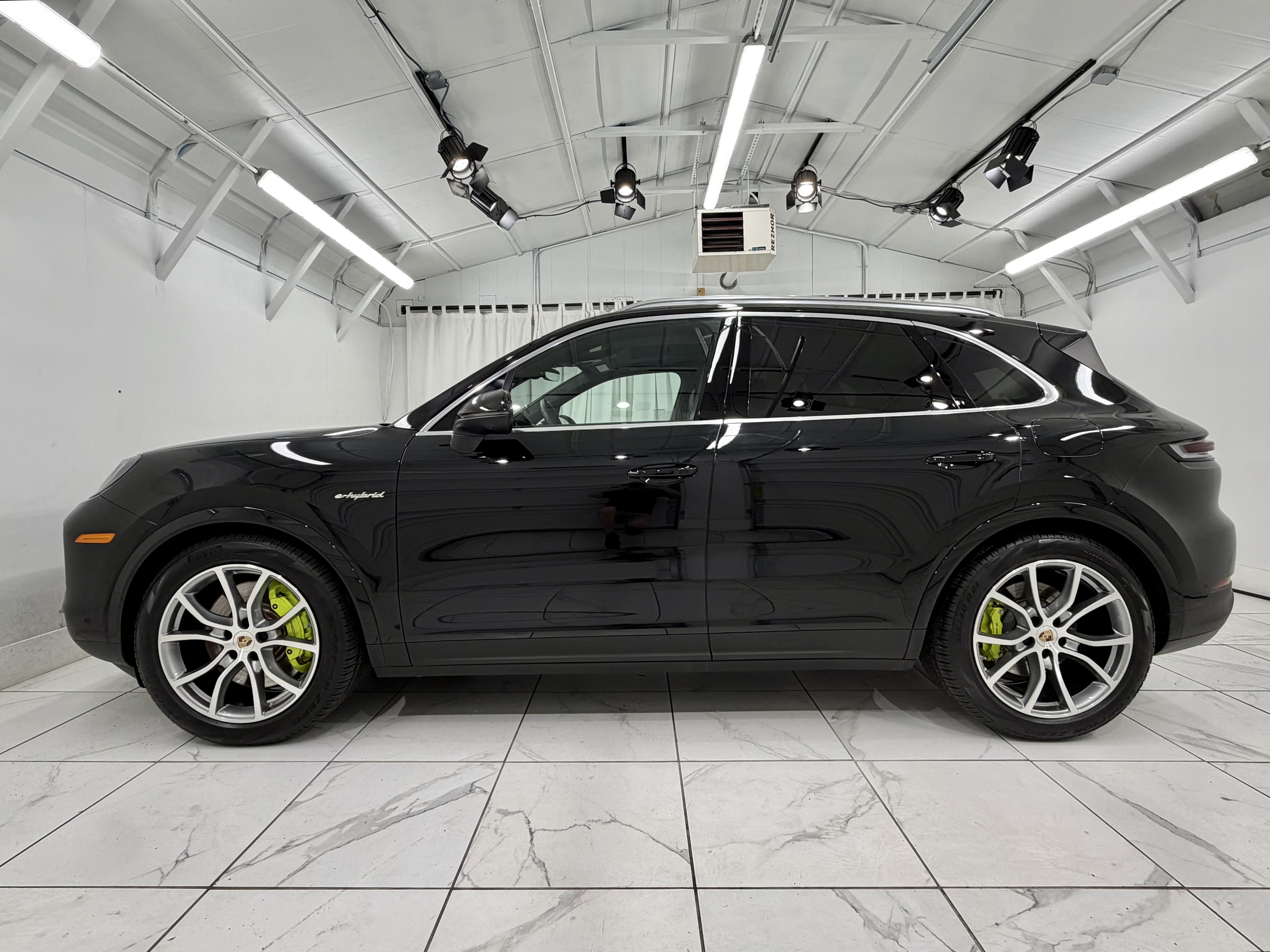 Certified 2026 Porsche Cayenne S AWD/4WD image 2