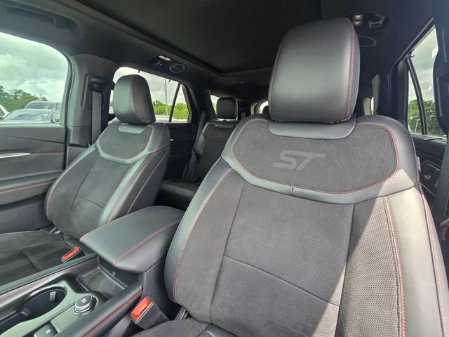 Used 2025 Ford Explorer ST AWD/4WD image 25
