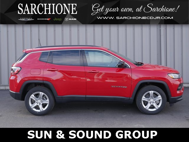 Used 2024 Jeep Compass Latitude w/ Sun and Sound Group