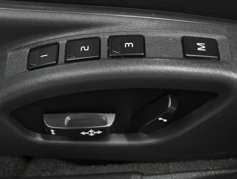 Used 2014 Volvo XC70 T6 w/ Climate Package image 16