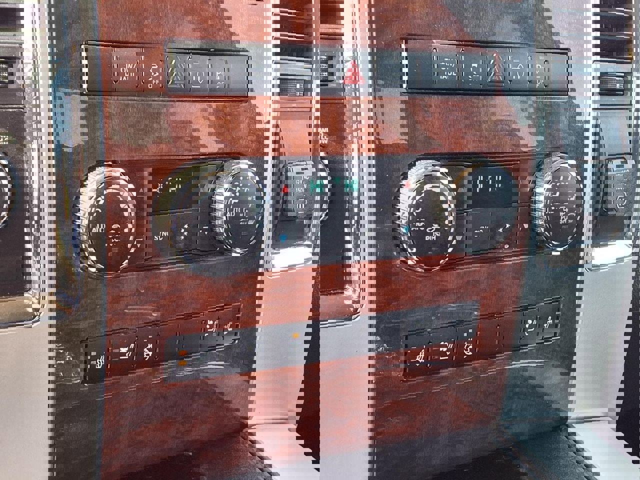 Used 2011 RAM 1500 Laramie image 18