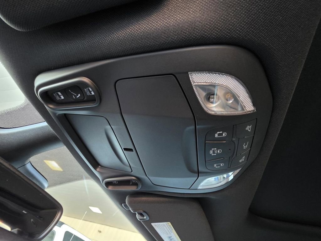 New 2026 Chrysler Pacifica Select image 36