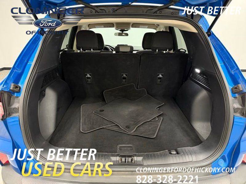 Used 2020 Ford Escape SE image 34