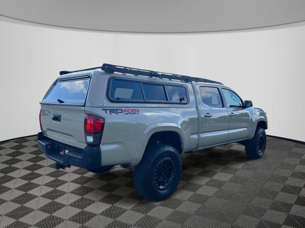 Used 2018 Toyota Tacoma TRD Sport AWD/4WD image 5