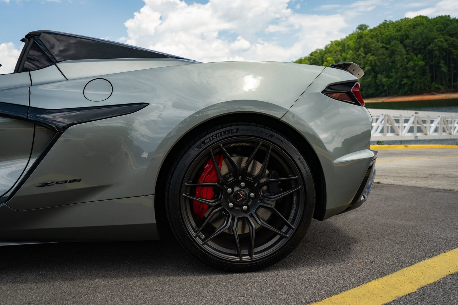 Used 2023 Chevrolet Corvette Z06 RWD image 18