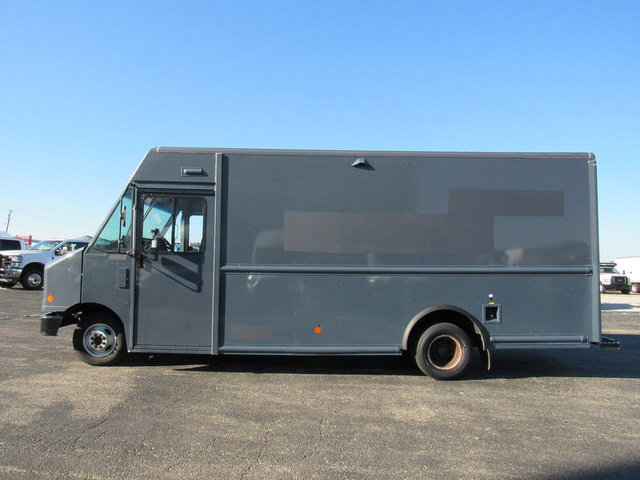 Used 2019 Ford E-450 and Econoline 450 Super Duty RWD image 2