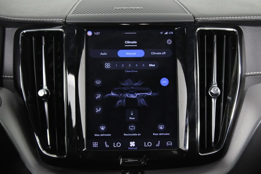 Used 2022 Volvo XC60 B5 R-Design w/ Protection Package Premier FWD image 7