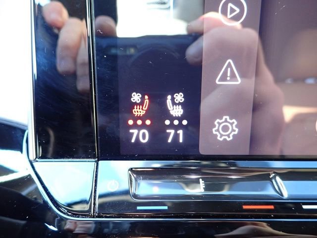 Used 2024 Volkswagen Atlas Cross Sport SE image 21