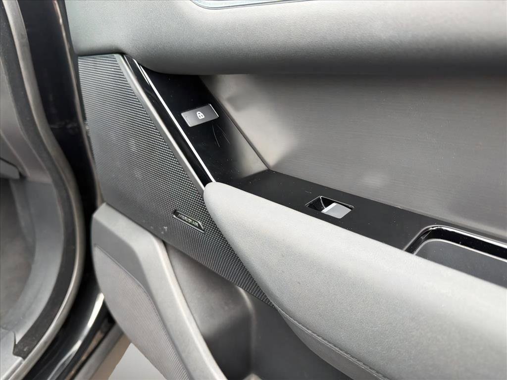 Used 2025 Land Rover Range Rover Velar Dynamic SE image 28