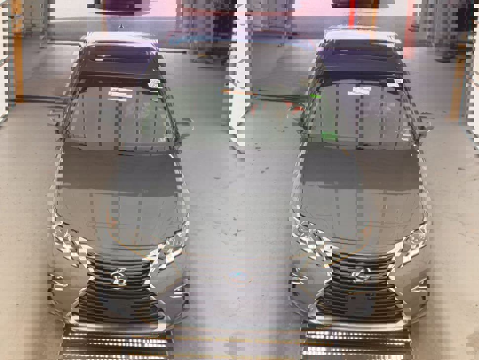 Used 2016 Lexus ES 350 w/ Navigation System Package image 3