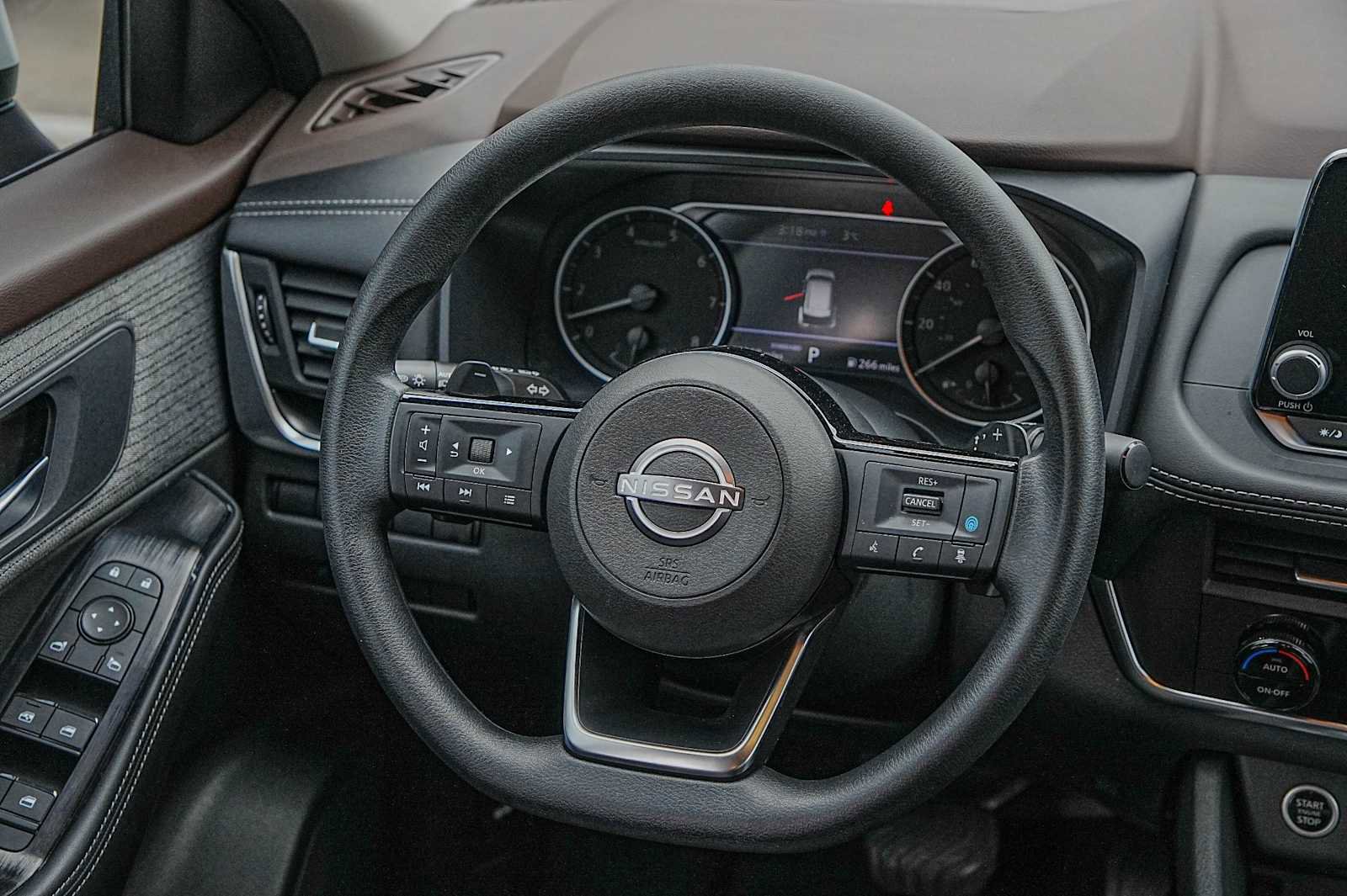 Used 2023 Nissan Rogue SV image 27