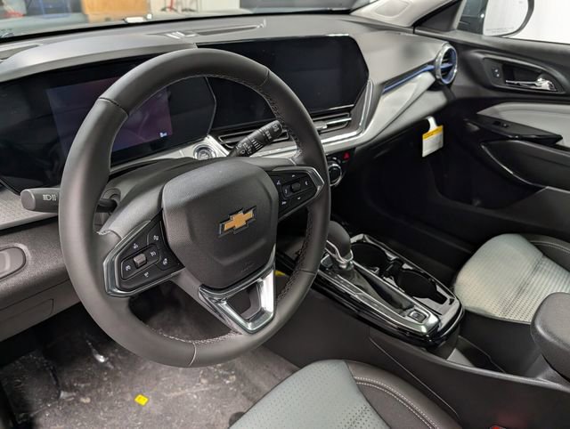 New 2026 Chevrolet Trax LT w/ Sunroof Package FWD image 17