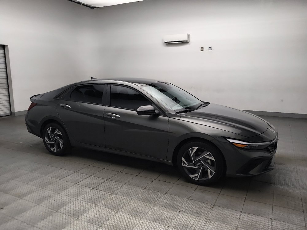 Used 2025 Hyundai Elantra Sport FWD image 11