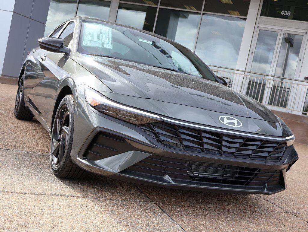 New 2026 Hyundai Elantra Sport image 7