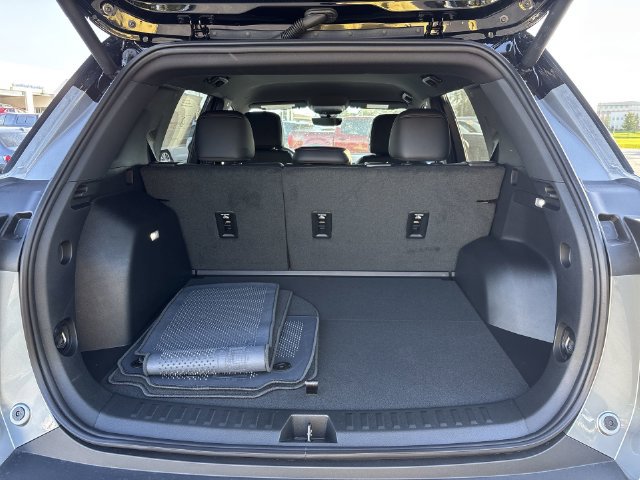 New 2027 Chevrolet Equinox RS w/ Safety and Technology Package FWD image 15
