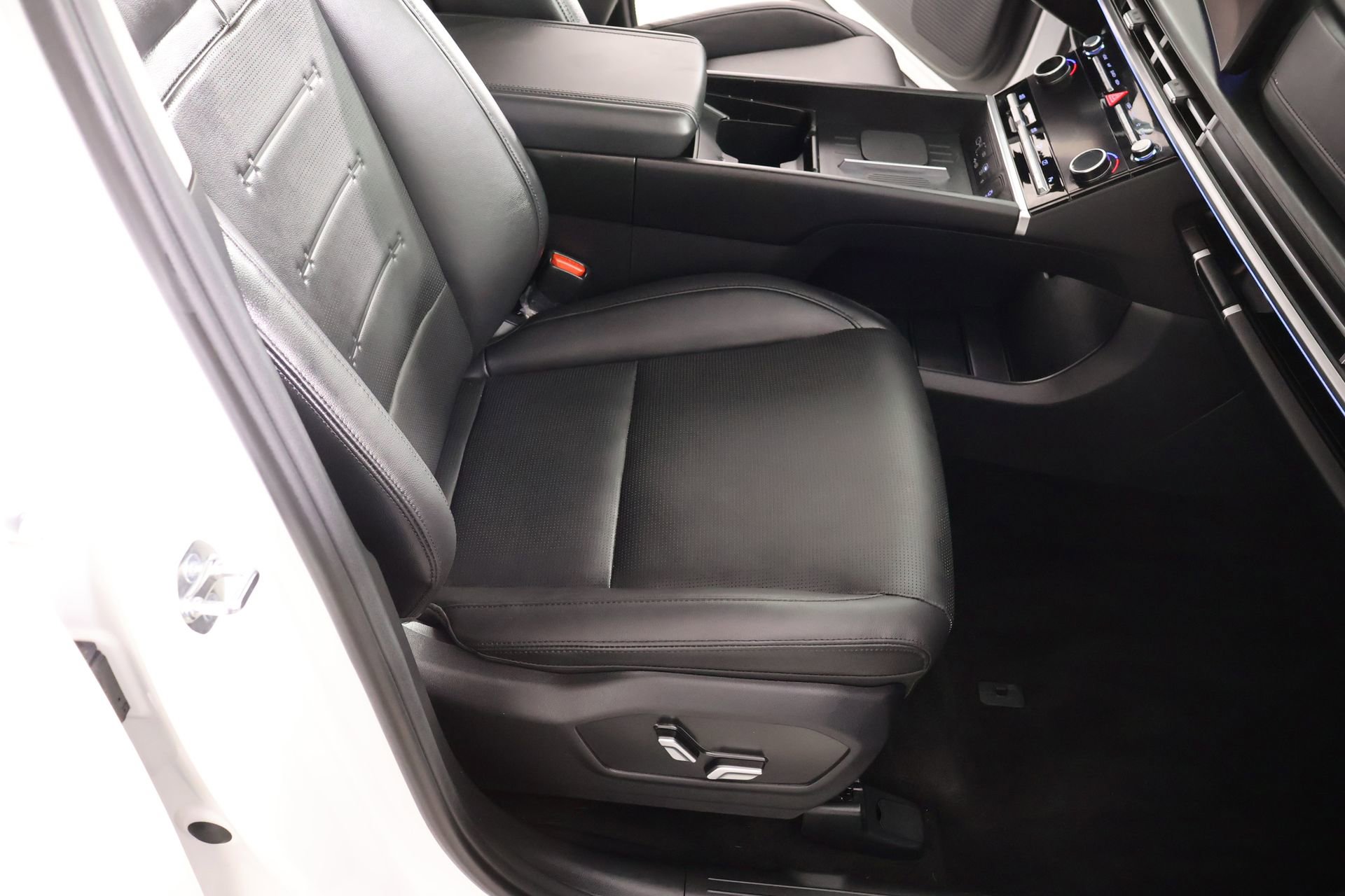 Certified 2025 Hyundai Santa Fe Limited image 14