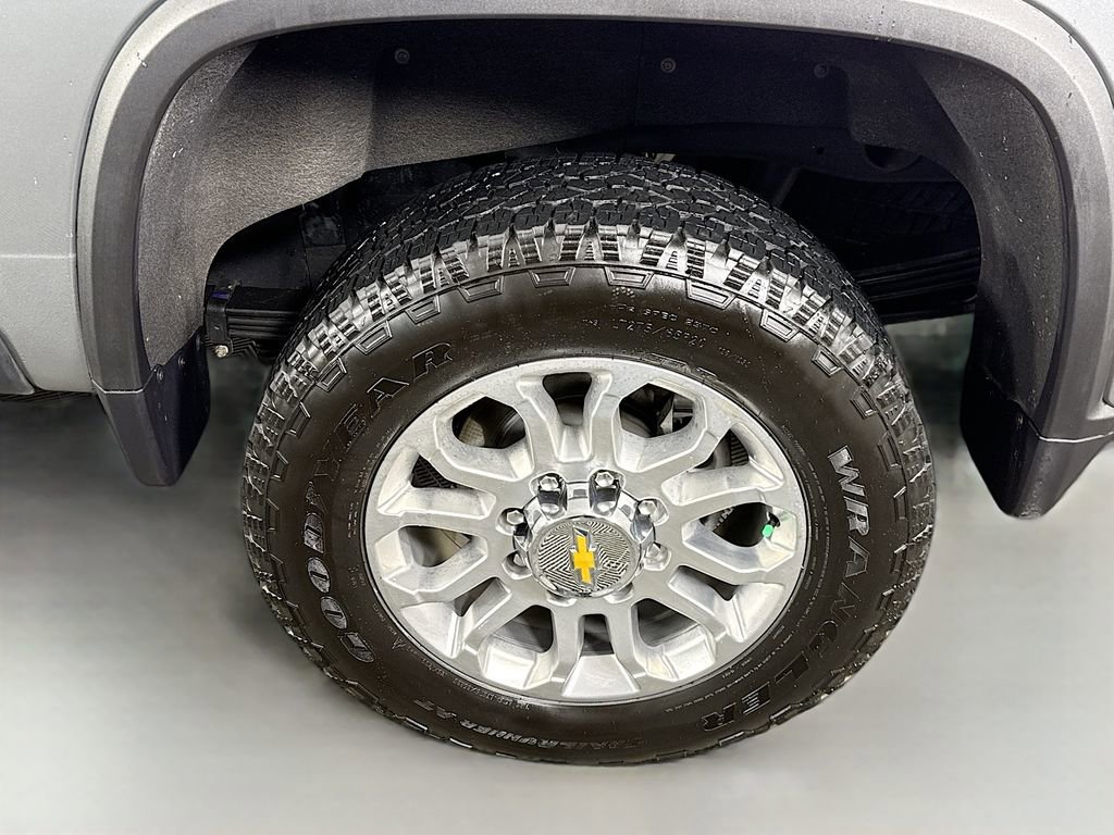 Used 2025 Chevrolet Silverado 2500 LTZ w/ LTZ Convenience Package AWD/4WD image 32